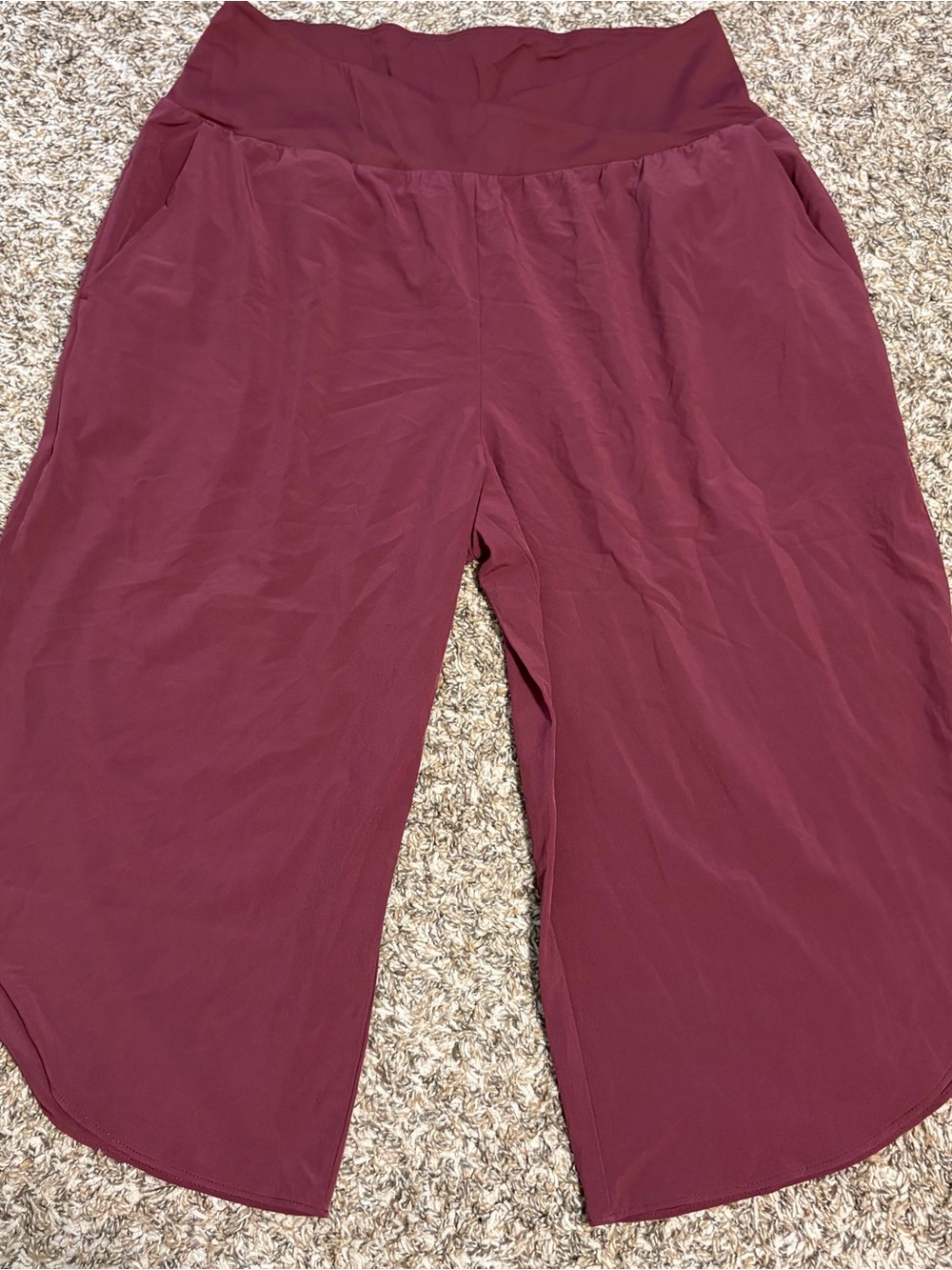 HALARA Split Leg Crop Pants